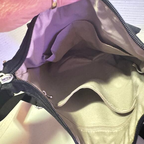 Baggalini Small Black Crossbody with Adjustable Strap mint condition!! - Picture 7 of 8